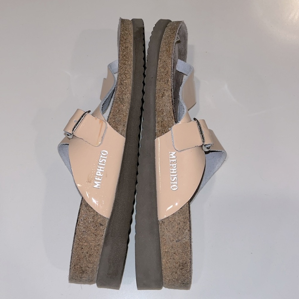 MEPHISTO HELEN Classics Sandals Tan/Beige patent with adjustable buckle - Picture 3 of 12